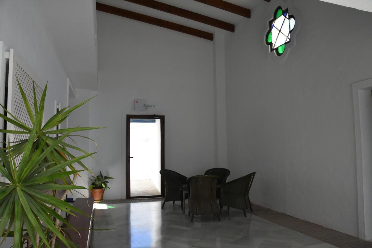 Hostal Dona Lola Marina Захара-де-лос-Атунес Экстерьер фото