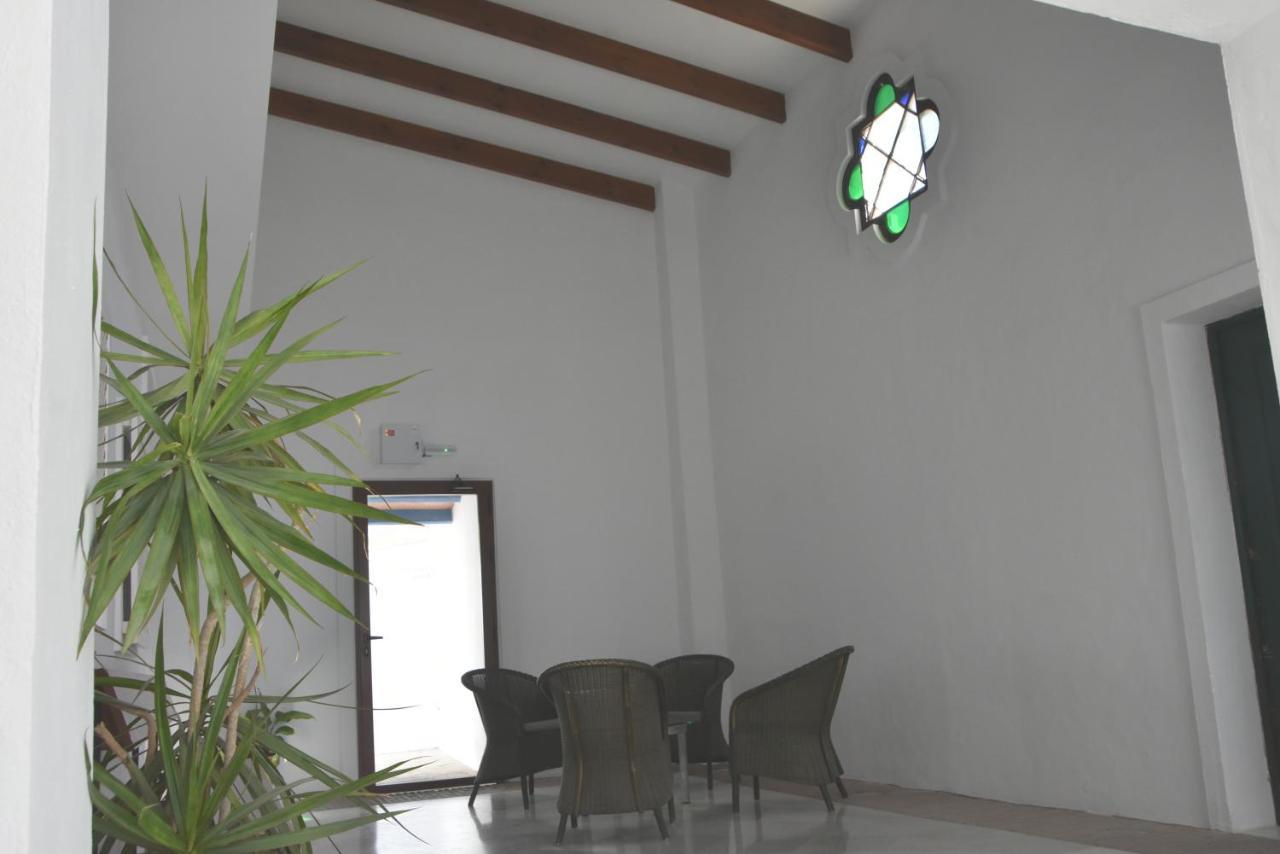 Hostal Dona Lola Marina Захара-де-лос-Атунес Экстерьер фото